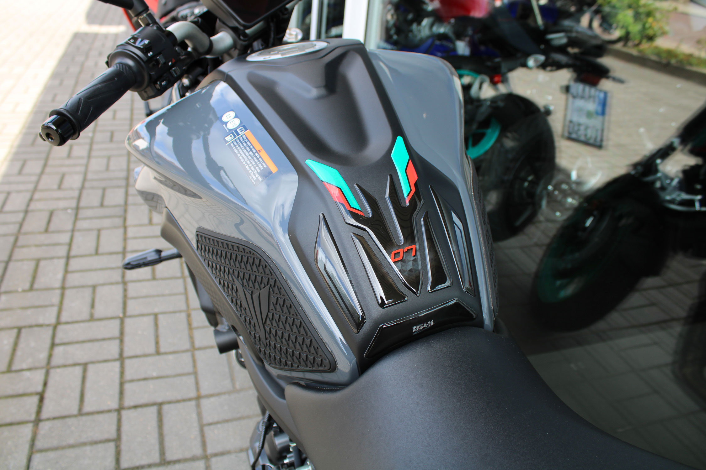 Dekor Aufkleber Front Maske kompatibel mit Yamaha MT-07 Cyan Storm