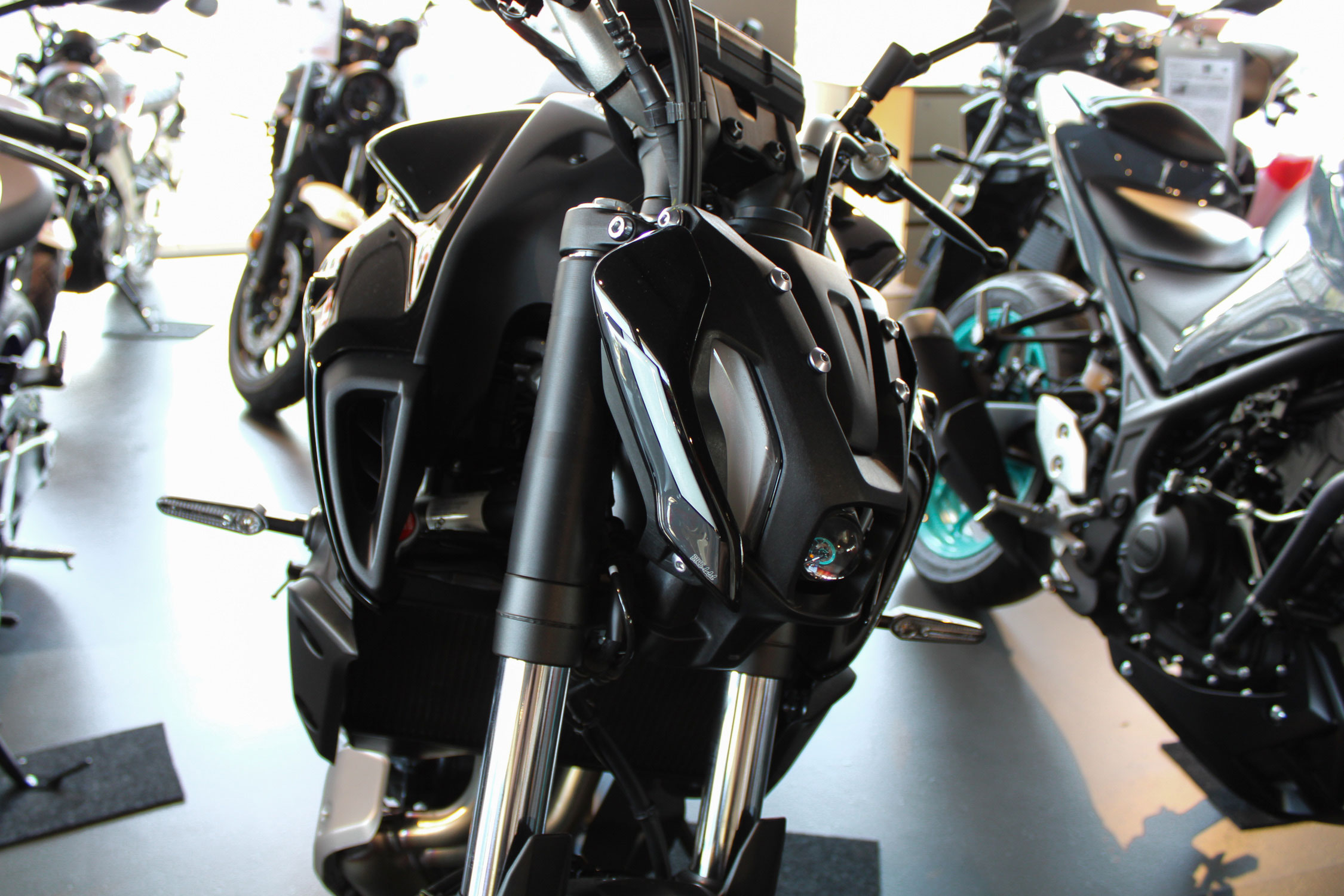 Dekor Aufkleber Front Maske kompatibel mit Yamaha MT-07 Tech Black